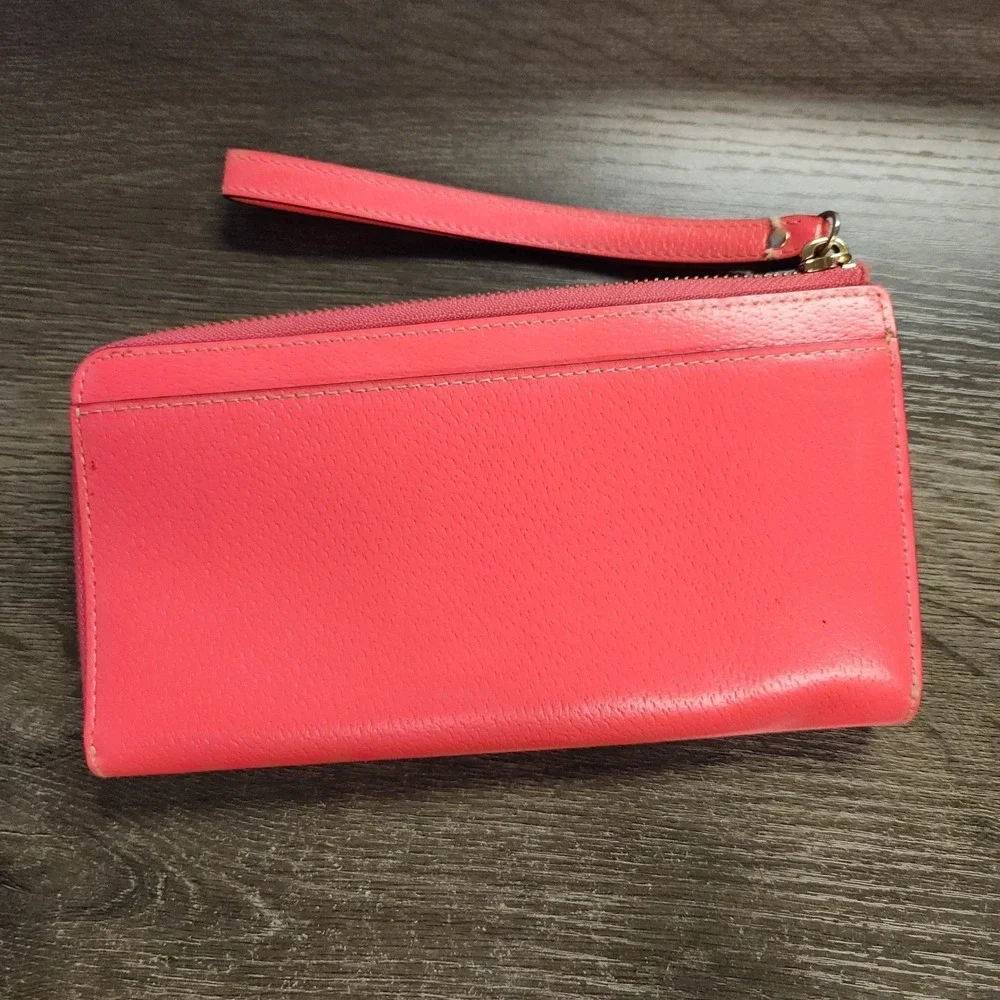 Kate Spade Leather Wristlet Wallet‎ Layton Wellesley WLRU1779 Bright Hot Pink